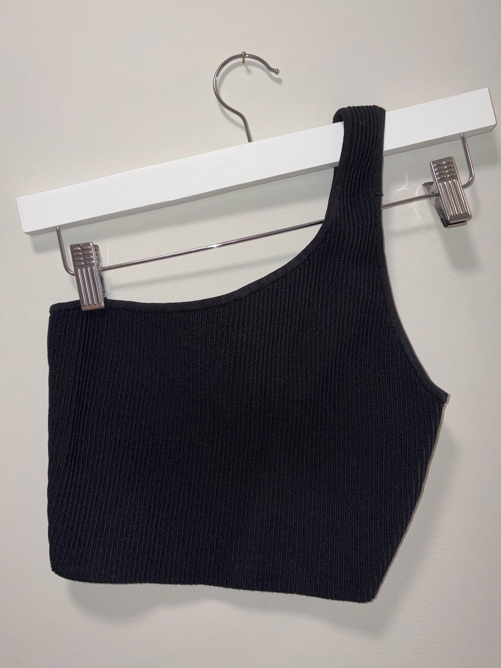 Aritzia Babaton Knit One Shoulder Top